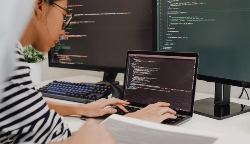 南川区小程序定制开发构建实时互动新生态：WebRTC+即时通讯双引擎驱动
